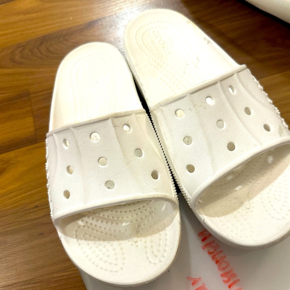 CROCS SLIDES